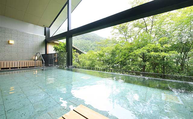里山の別邸　下田セントラルホテル　せせらぎの湯処／露天風呂・男性用一例