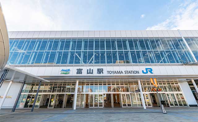 富山駅