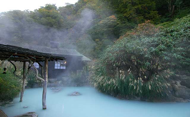 乳頭温泉郷　鶴の湯温泉　混浴露天風呂
