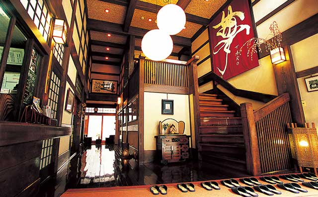 奈良屋旅館　館内エントランス
