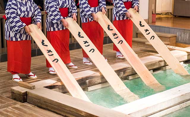 草津温泉は豊富な湯量と高い殺菌作用が魅力