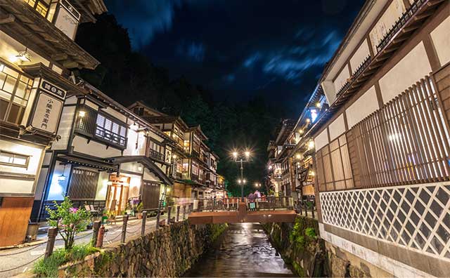 銀山温泉