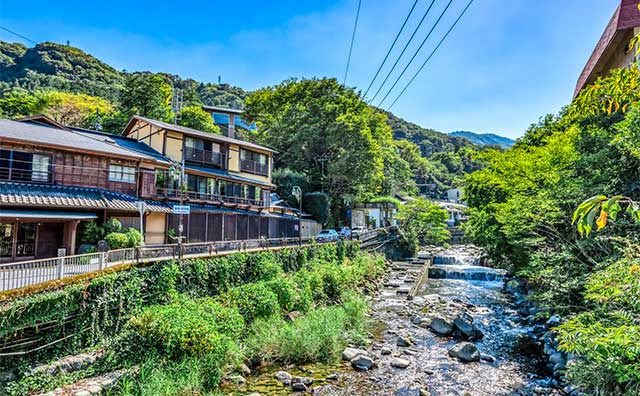 関東での温泉旅は「一度は泊まりたい宿」で贅沢なひとときを