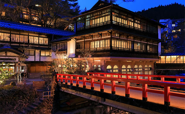 積善館　夜景