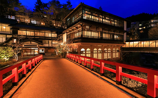 四万温泉