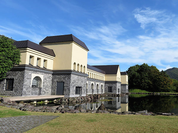福島の個性派美術館へ。世界規模のダリ美術館は必見！