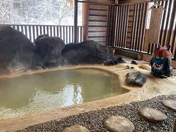 男鹿温泉・元湯 雄山閣で肌しっとり。注目のクラフトサケ醸造所も