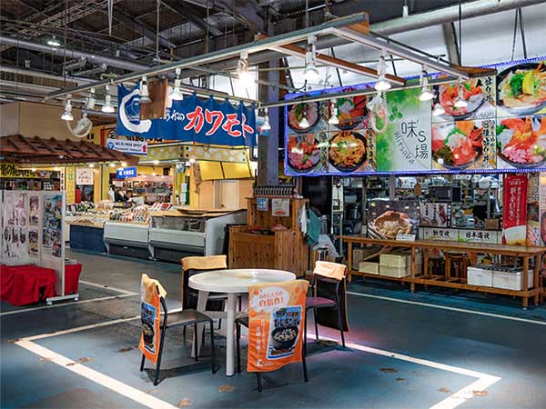 福井県敦賀の旅。日本海さかな街で海鮮を満喫＆港町のカフェへ